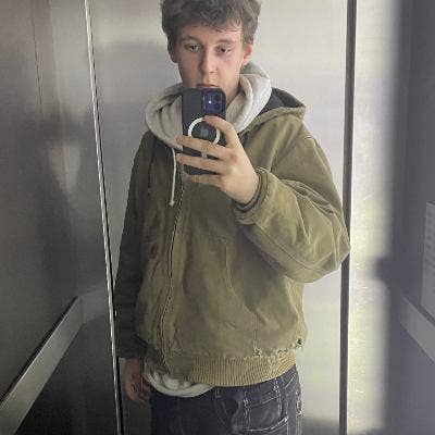 I am flying to New York 19th of febuary and w... Main Photo