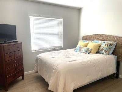 Lakefront Furnished Private Bedroom and Bathroom Main Photo