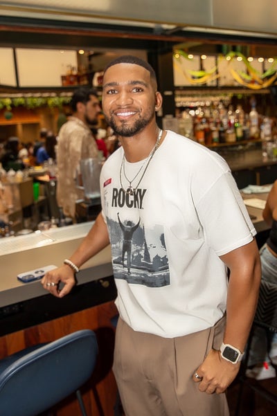 Professional Male seeks a large room Main Photo