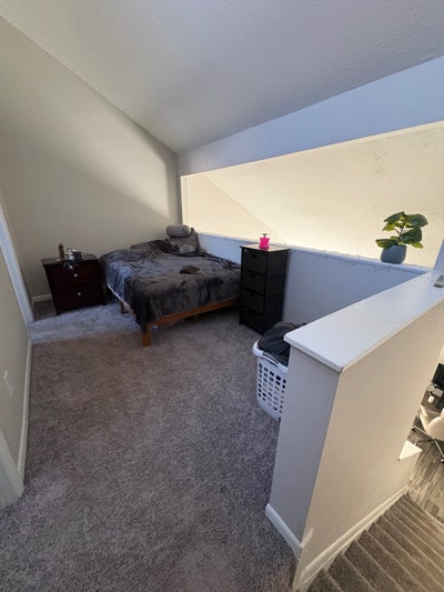 $750 Room for rent: split-level sleeping space Main Photo