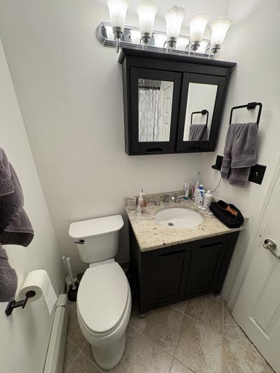 2b1b in Uptown Hoboken looking for roommate urgent Main Photo