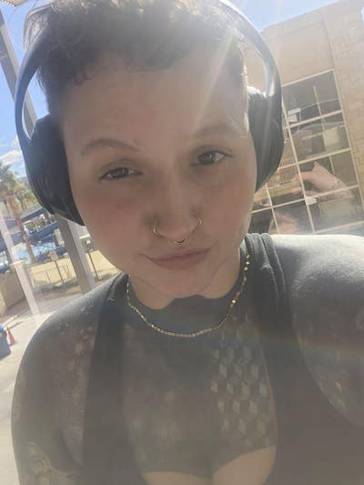 Professional Female seeks a small or large room Main Photo