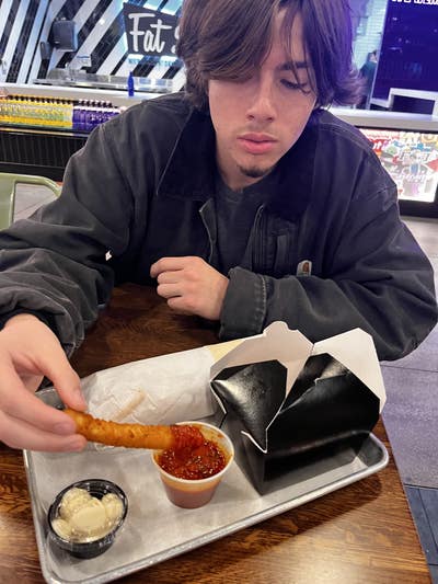 Looking a room in Winnetka, Northridge, or Canoga  Main Photo