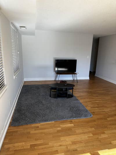 Available Now! 1 bedroom + private bathroom Main Photo