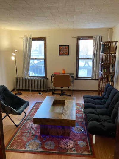 Large bed w/private bath 8 min walk from JSQ PATH Main Photo