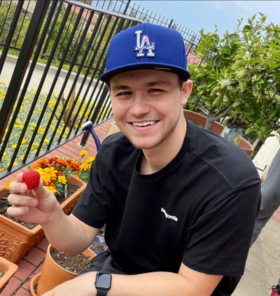 27 Male Needs Room for 1000 Dollars Ready Now Main Photo