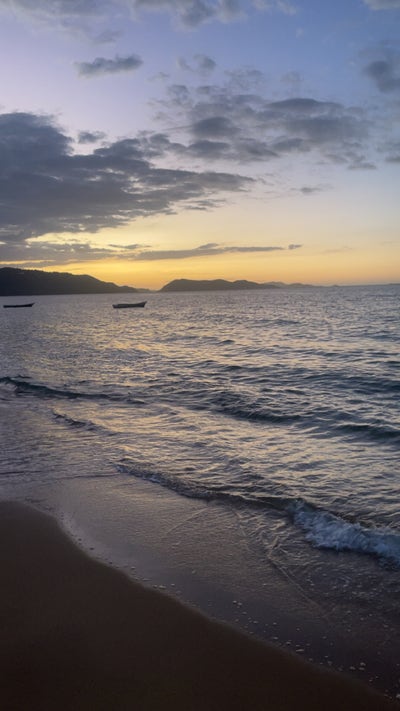 19M needs room for 800 monthly moving in now Main Photo