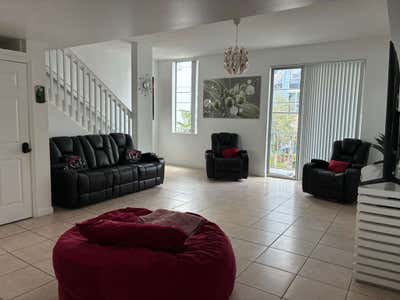 Furnished Master Bedroom for Short-Term Stay Main Photo