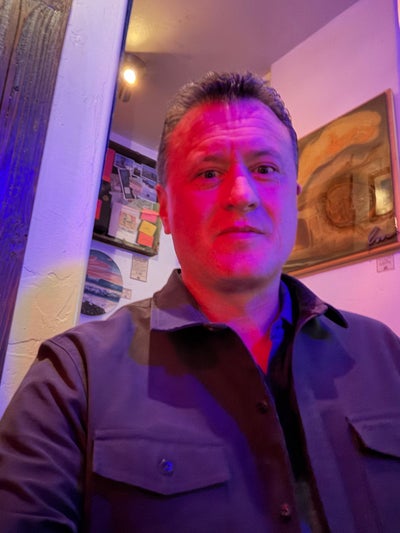 Professional Male seeks a small or large room Main Photo