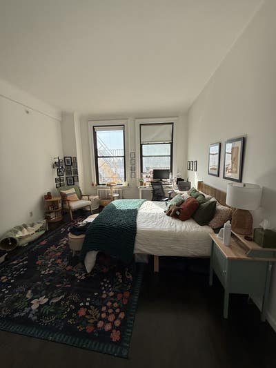Huge Master Bedroom in Fidi Main Photo