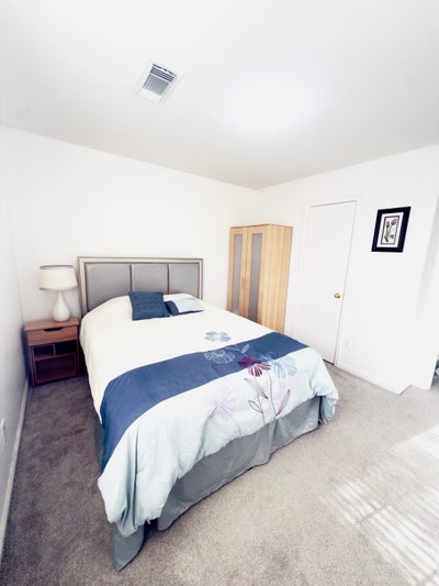 Cozy room in a spacious house at conv. location  Main Photo