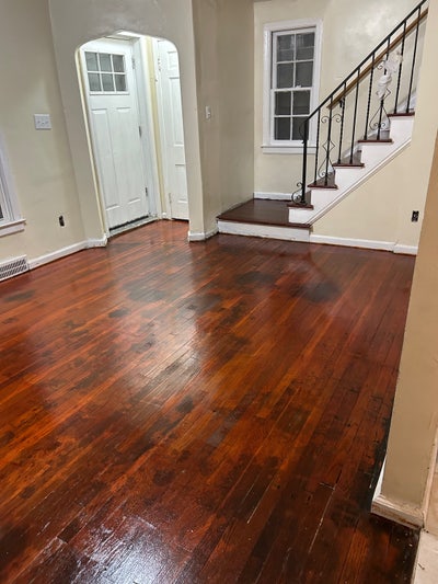 Comfortable spacious living Main Photo