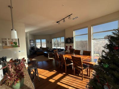 Stunning Sun Soaked Apartment, One Room  Main Photo