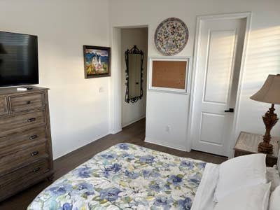 Spacious room with private bathroom for rent  Main Photo