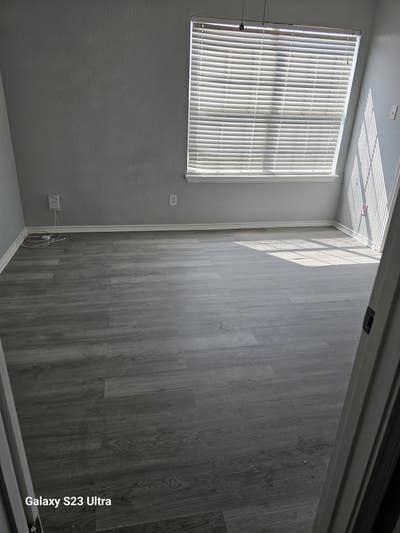 Room for rent in a House  Main Photo