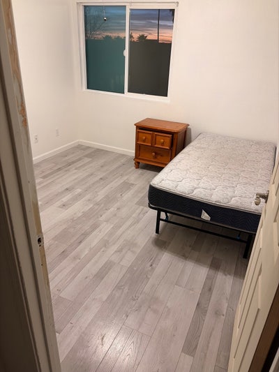 End of hall room for rent  Main Photo