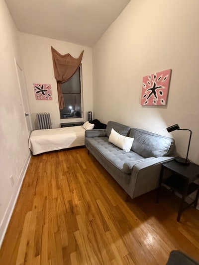 Sunlit Single Room  Main Photo