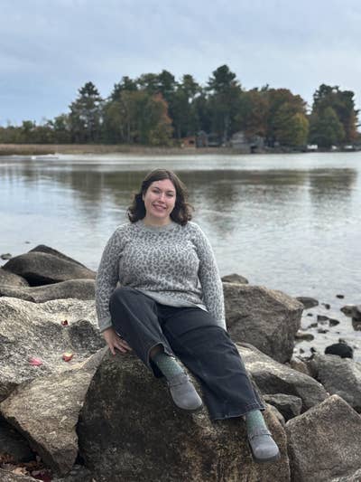 Professional Female seeks a small or large room Main Photo