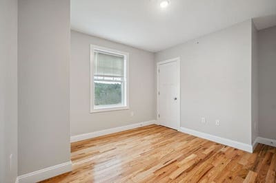 Seeking Roommate for 3 bed 2.5 Townhouse Main Photo