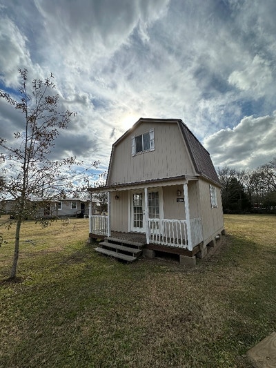 Unique  tiny home for rent in MidwayTX Main Photo