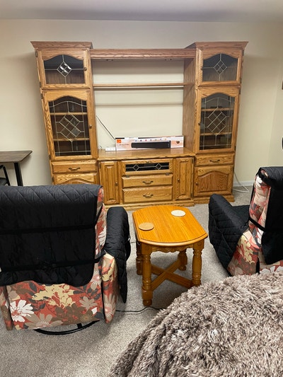 Furnished studio basement apartment Main Photo