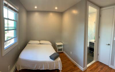 International Student Room W/ Private Bathroom Main Photo