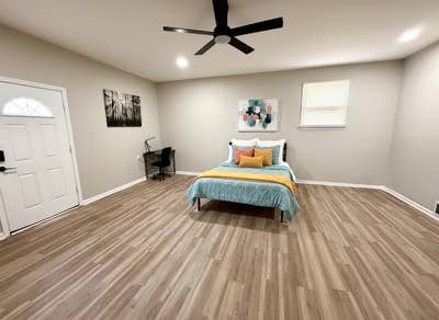  Join a community of professionals at a newly reno Main Photo