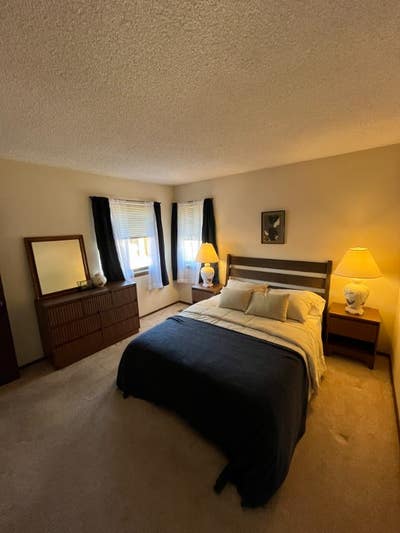 Charming 1BRBA with PoolSpaand Modern Amenities i Main Photo