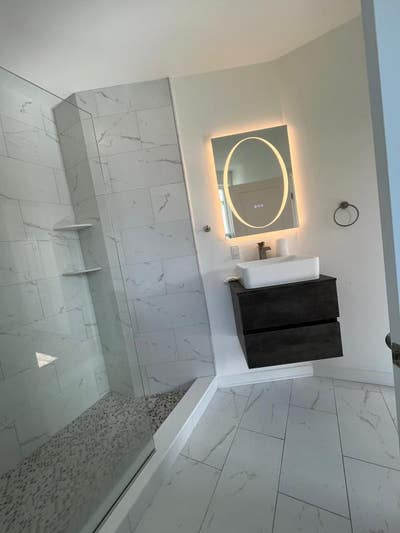 $_ bed  1 bath with shared modern living space_Br Main Photo