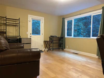 Large private room with kitchenettecouchdeskwalk_ Main Photo