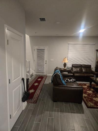 Charming private room 1BRBA in a townhouse with P Main Photo