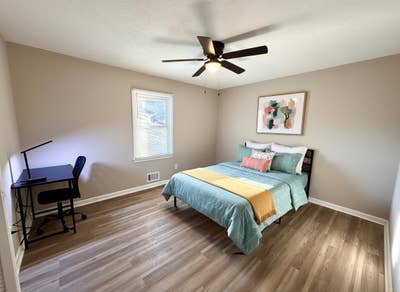  Join a community of professionals at a newly reno Main Photo