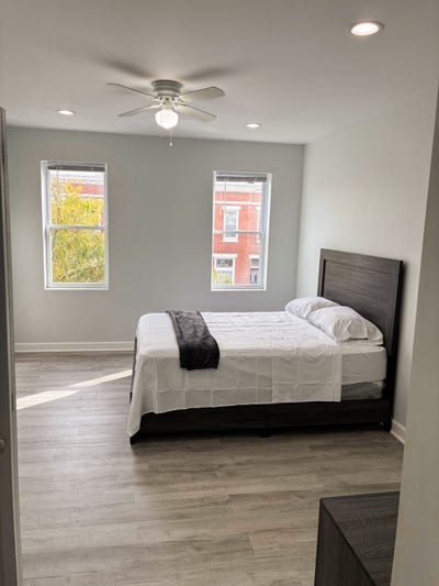 Free WiFi internet & Utilities Johns Hopkins Hospi Main Photo