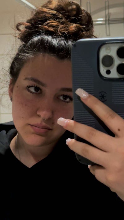 Female looking for Huntington Beach room now Main Photo