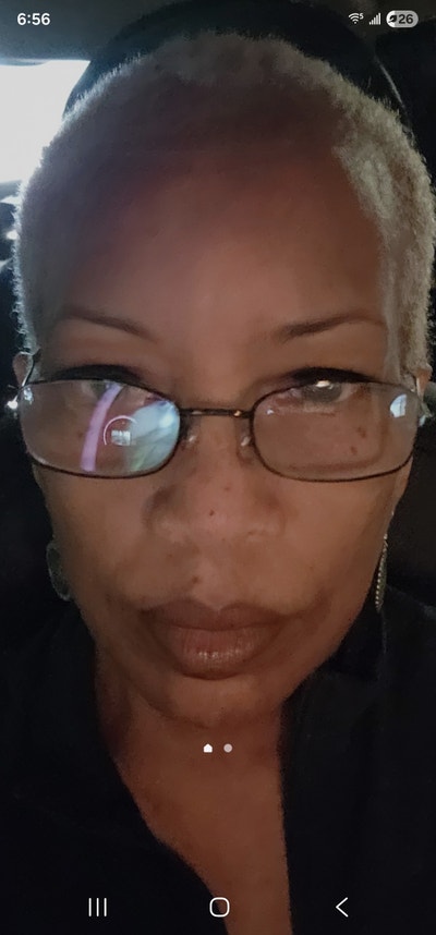 Responsible woman looking for room in LA Main Photo