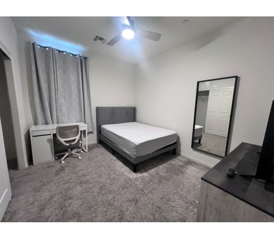 Room for Rent  Main Photo