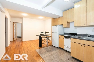 Looking for a Roommate Main Photo