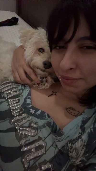 I am a professional female aged 22. I am look... Main Photo