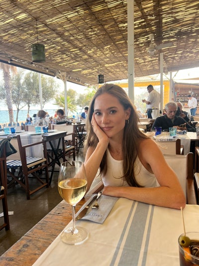 Female needs Marina del Rey room for $1200 Main Photo