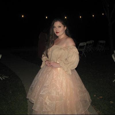 38 year old Female seeks a small or large room Main Photo