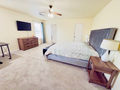 Spacious room with Tempur-Pedic Pro Adapt King bed Main Photo