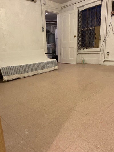 Apt for rent Main Photo