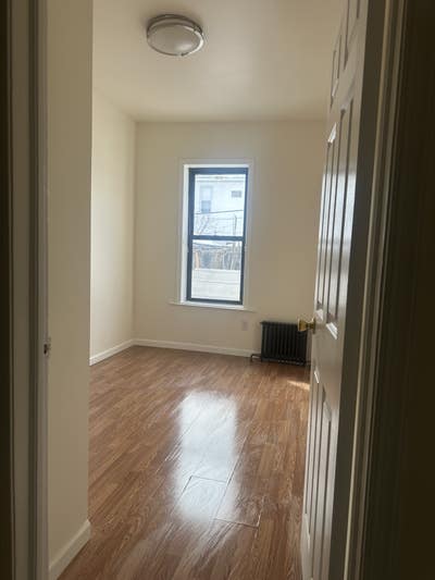 Kings Highway 1 bedroom for rent. Main Photo