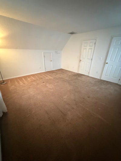 Spacious private room - utilities included  Main Photo