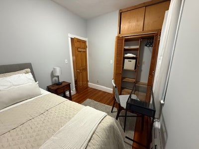 Furnished Room Near Red Line & Peabody Square Main Photo