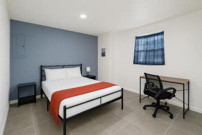 Charming private Room with shared bathroom and co Main Photo