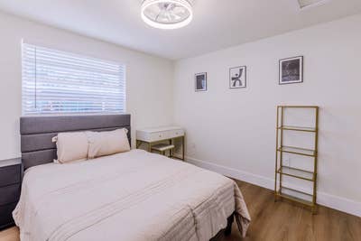 East Tampa Comfort Home Close to Everything   Smar Main Photo