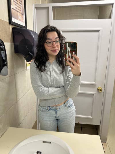 Female looking for a room in LA from June 1st Main Photo