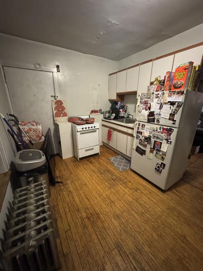 North Center Studio for Rent Main Photo