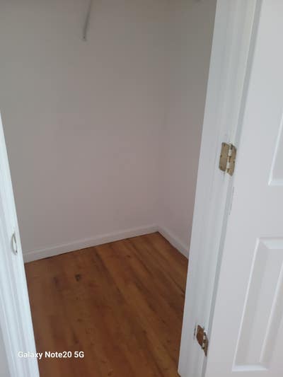 Elegant rooms available in quiet home Main Photo